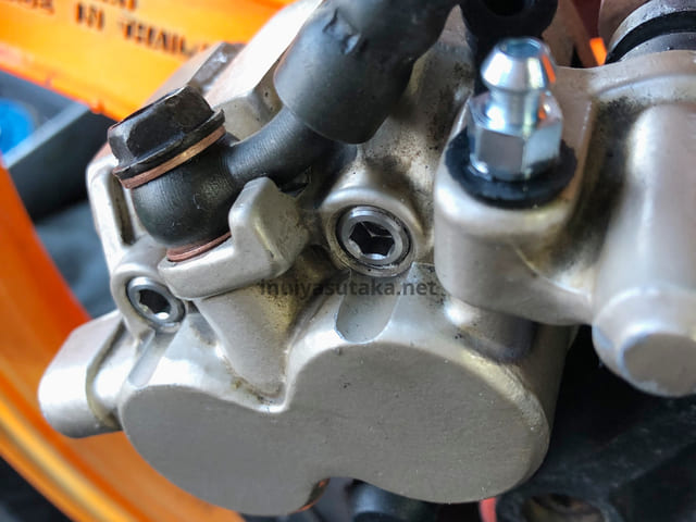 tzr50キャリパー メンテナンス後